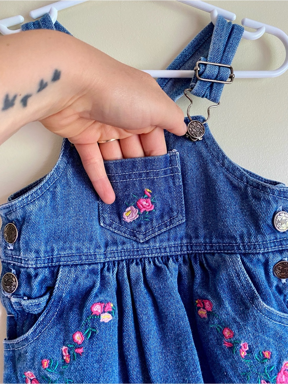 Vintage Eaton Baby Denim Floral Embroidered Overalls Dress 12M - Picture 4 of 6